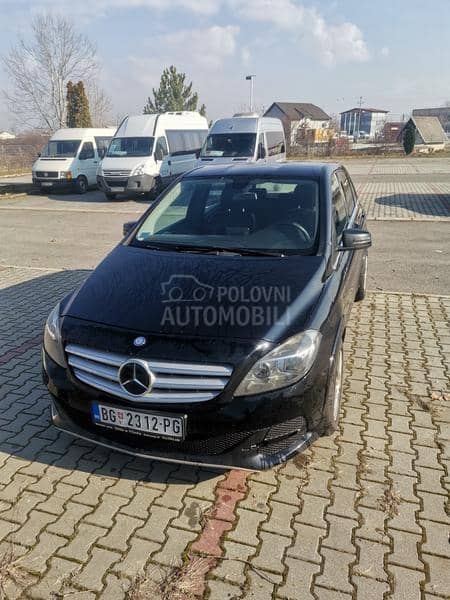 Mercedes Benz B 200 