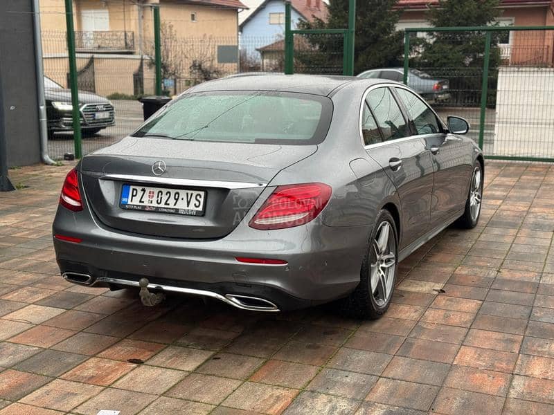 Mercedes Benz E 220 AMG