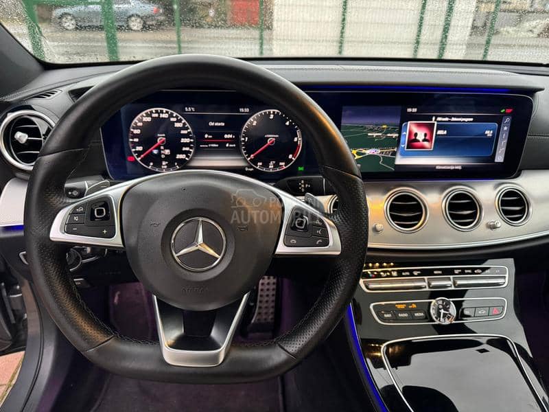 Mercedes Benz E 220 AMG