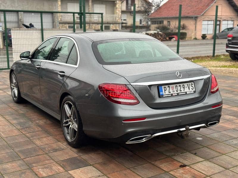 Mercedes Benz E 220 AMG