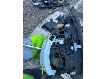 Ručica menjača za Volkswagen Touareg od 2010. do 2017. god.