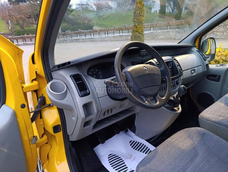 Renault Trafic 2.5