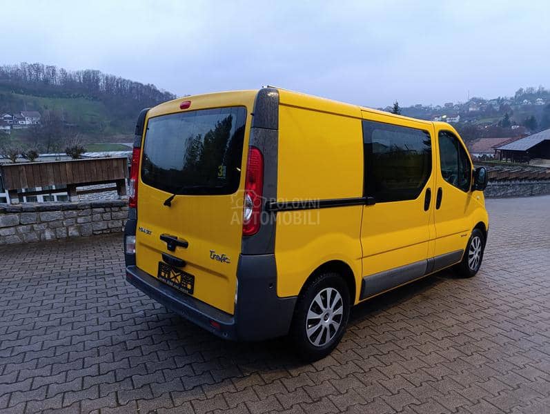 Renault Trafic 2.5