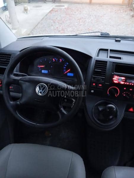 Volkswagen Multivan 2,5 TDI