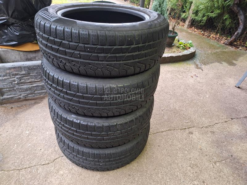 Pirelli 205/65 R17 Zimska