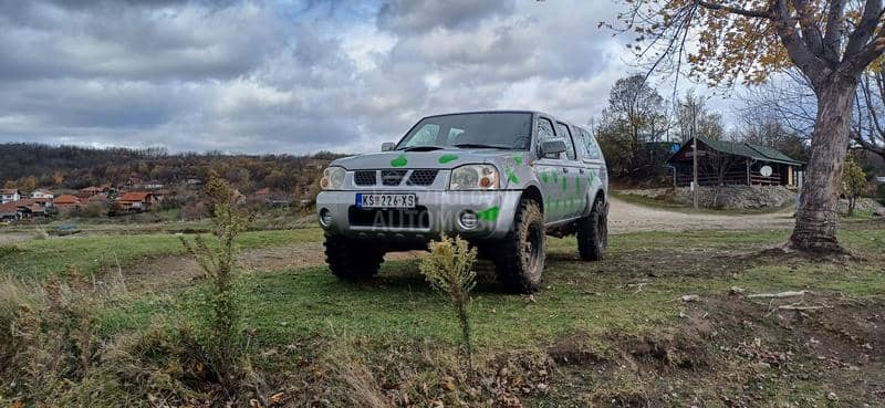 Nissan Navara D22