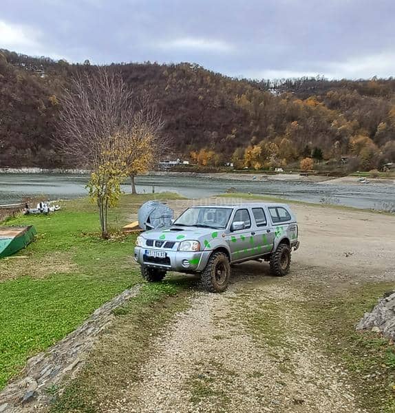 Nissan Navara D22