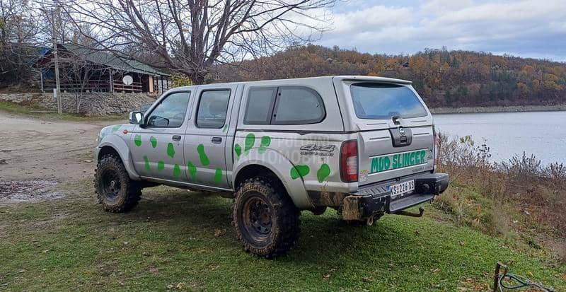 Nissan Navara D22