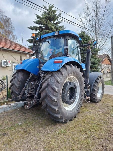 New Holland T 7050