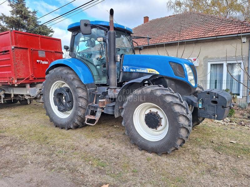 New Holland T 7050