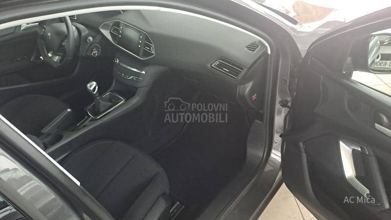 Peugeot 308 1.5 BLU NAV ALU LED