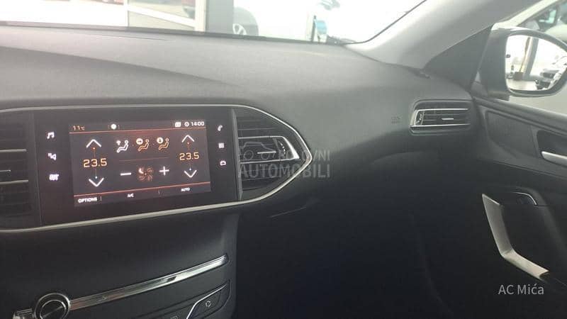 Peugeot 308 1.5 BLU NAV ALU LED