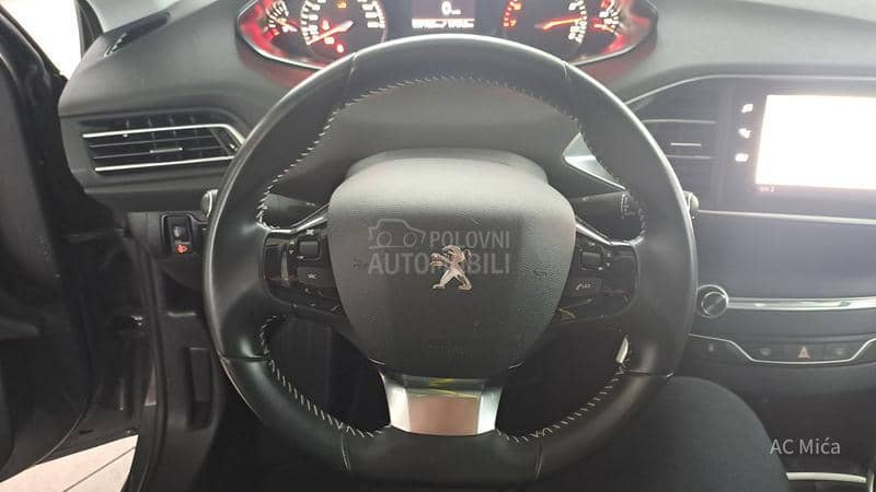 Peugeot 308 1.2 67000 NAV ALULED