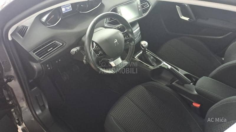 Peugeot 308 1.2 67000 NAV ALULED