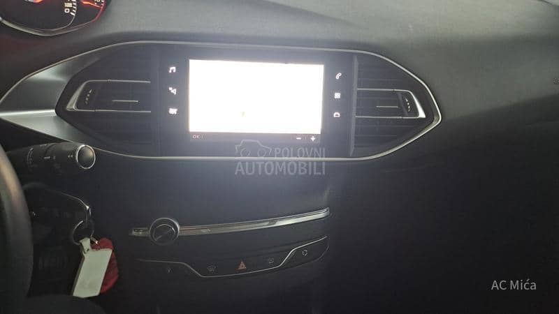 Peugeot 308 1.2 67000 NAV ALULED