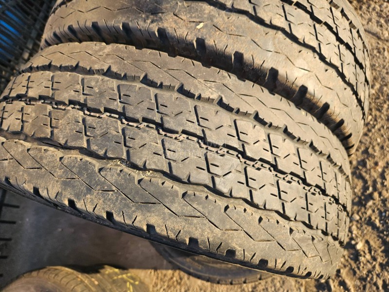 Bridgestone 215/70 R15 Letnja