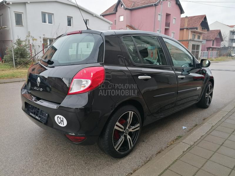 Renault Clio 1.2i EXPRESSION CH