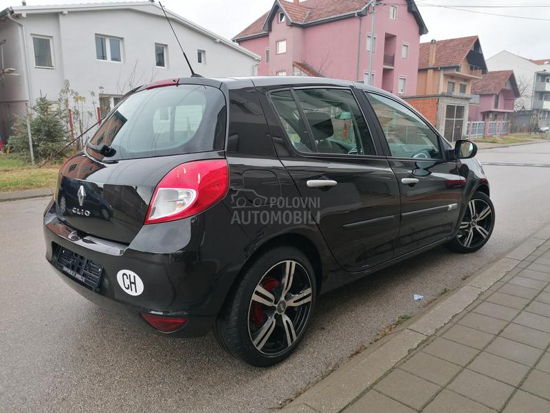 Renault Clio 1.2i EXPRESSION CH