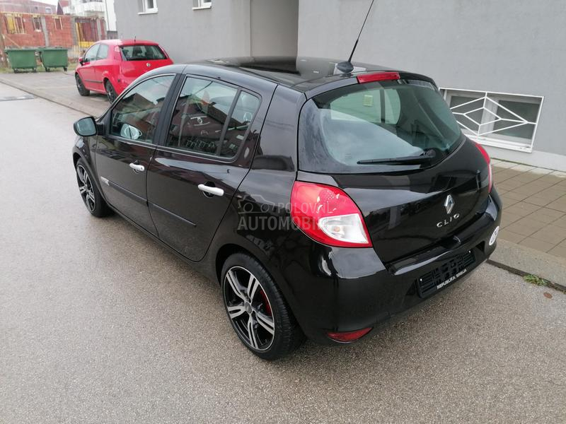 Renault Clio 1.2i EXPRESSION CH