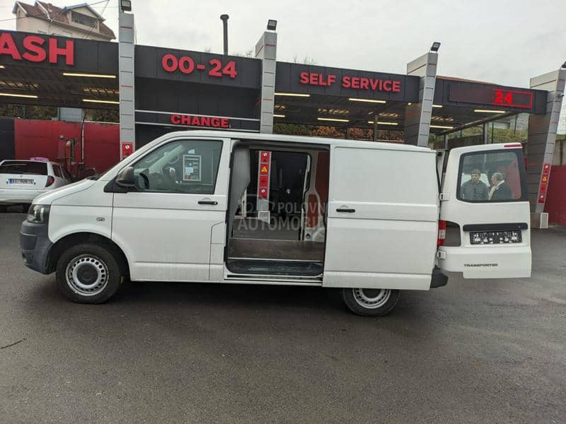 Volkswagen Transporter T5 2.0 TDI