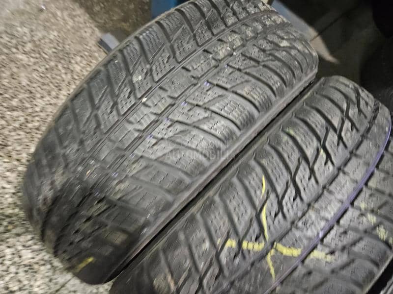 Nokian 235/60 R18 Sve sezone