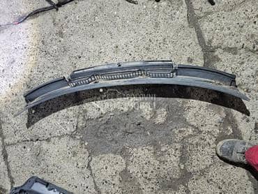 plastika ispod brisaca e83 x3 za BMW X3 od 2004. do 2009. god.