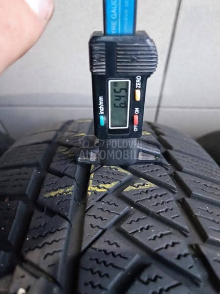 Continental 235/65 R17 Zimska
