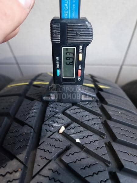 Continental 235/65 R17 Zimska