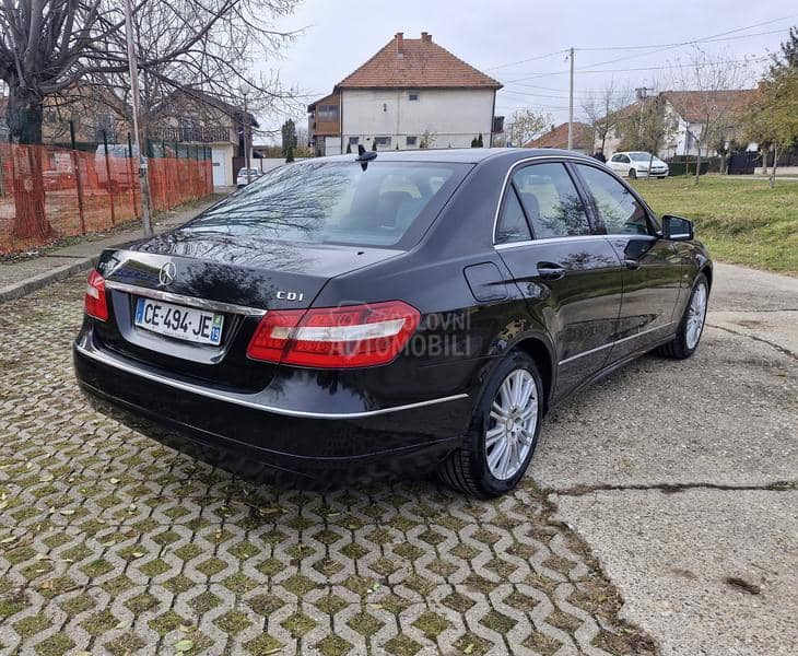 Mercedes Benz E 220 CDI BLUEEFFICINCY