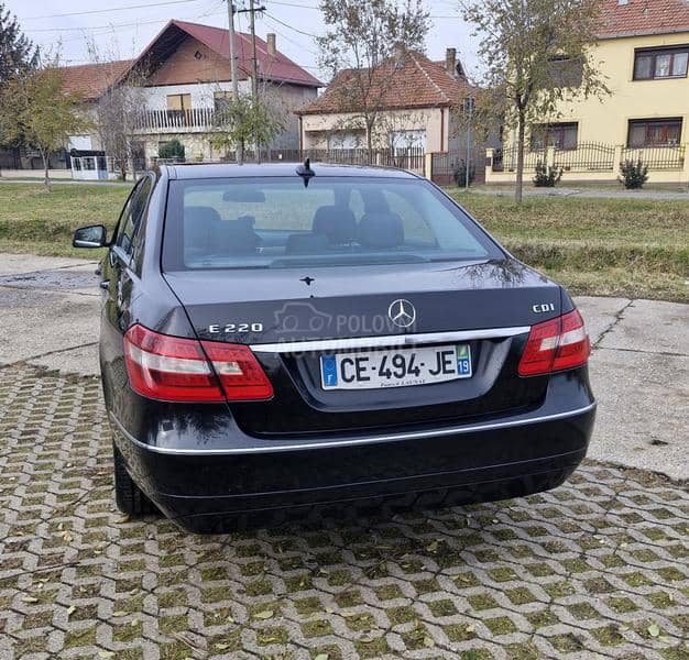 Mercedes Benz E 220 CDI BLUEEFFICINCY