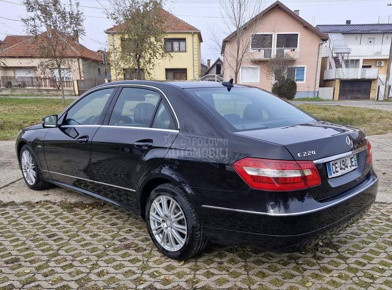 Mercedes Benz E 220 CDI BLUEEFFICINCY