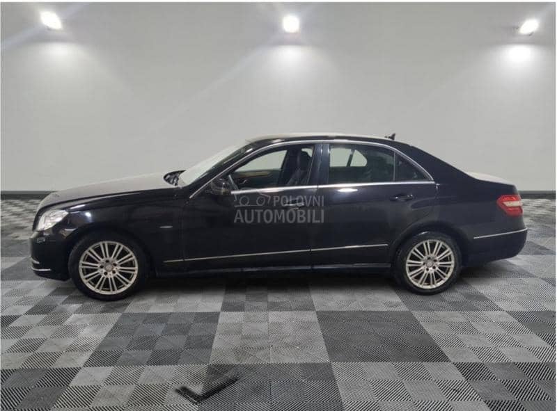 Mercedes Benz E 220 CDI BLUEEFFICINCY