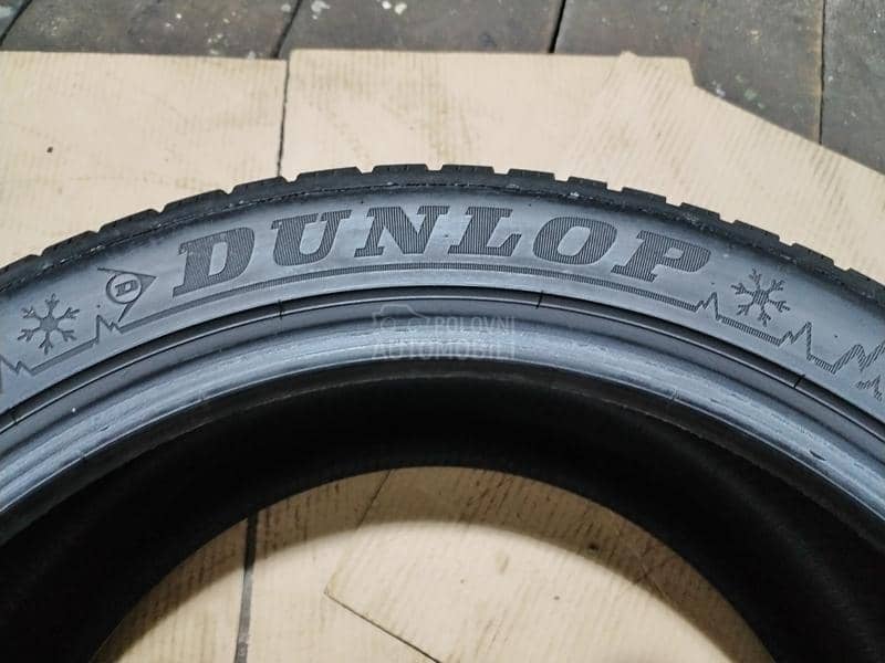 Dunlop 235/45 R18 Zimska