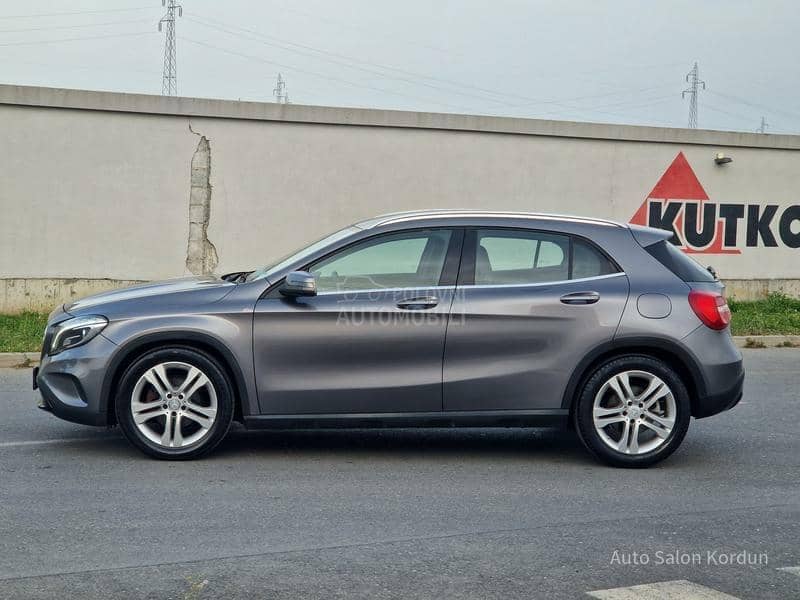 Mercedes Benz GLA 180 L E D