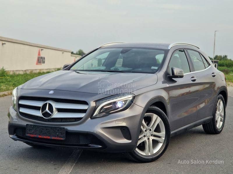 Mercedes Benz GLA 180 L E D