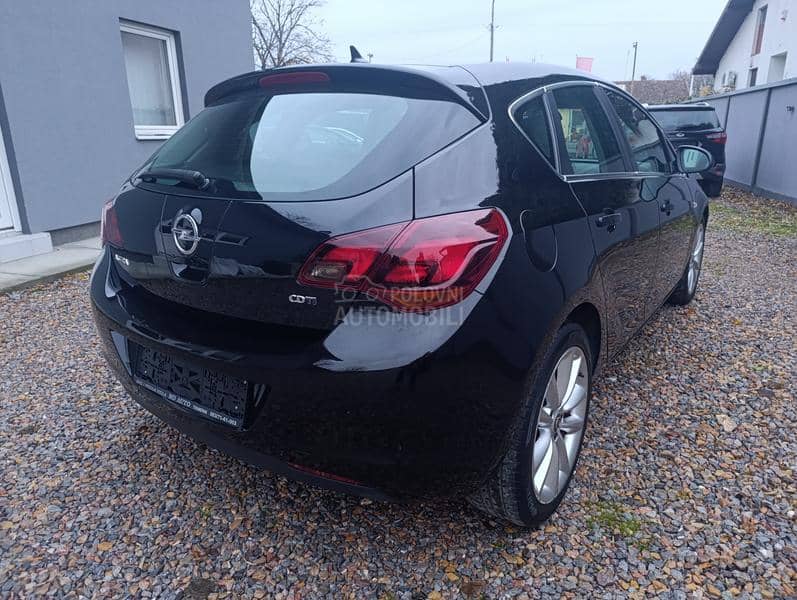 Opel Astra J 1.7 CDTI COSMO