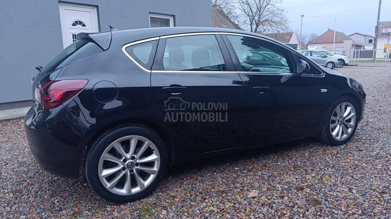 Opel Astra J 1.7 CDTI COSMO