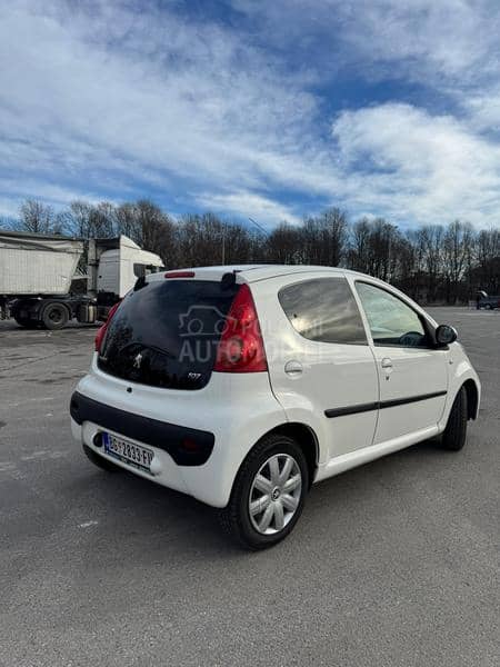 Peugeot 107 1.0