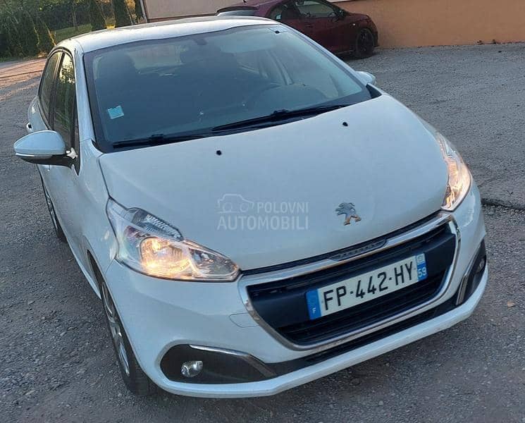 Peugeot 208 