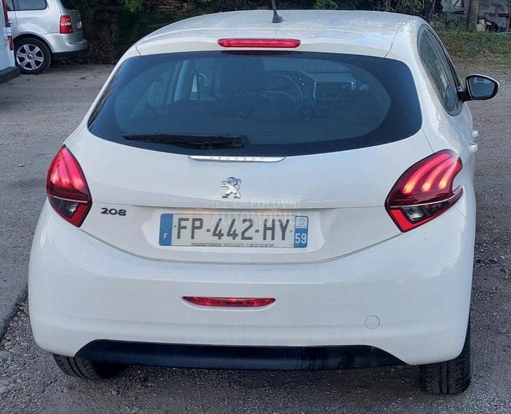 Peugeot 208 