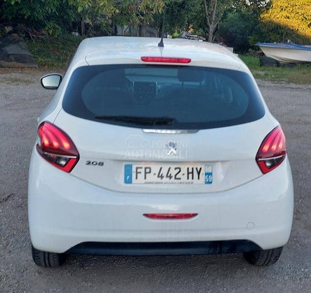 Peugeot 208 