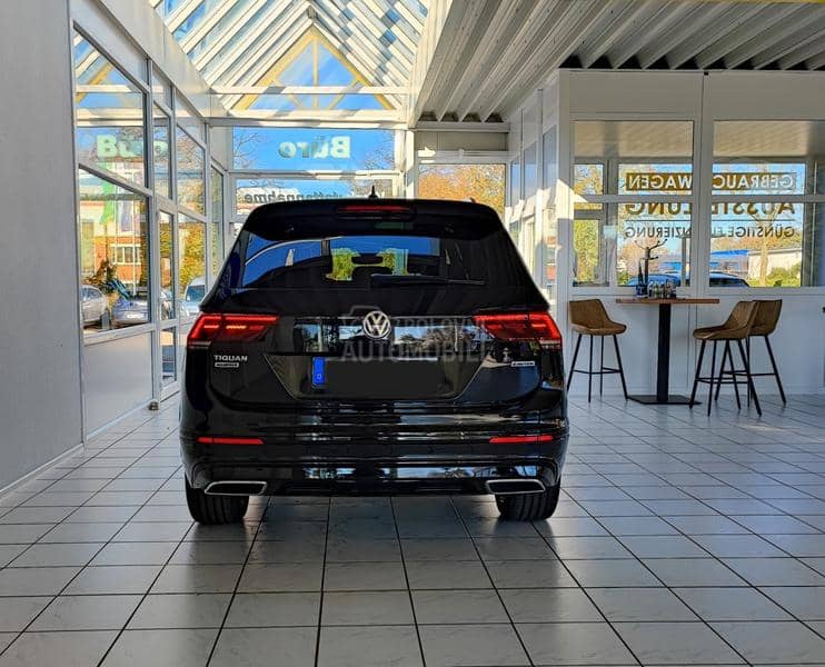 Volkswagen Tiguan Allspace R-line 4Motion Pano