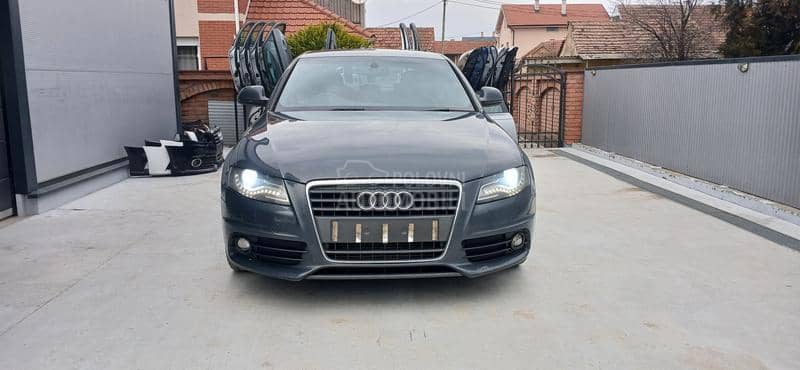 Audi A4 B8 2010. god. -  kompletan auto u delovima