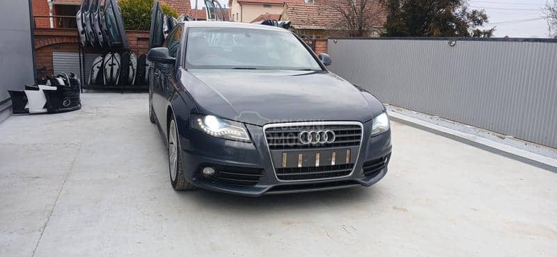 Audi A4 B8 2010. god. -  kompletan auto u delovima