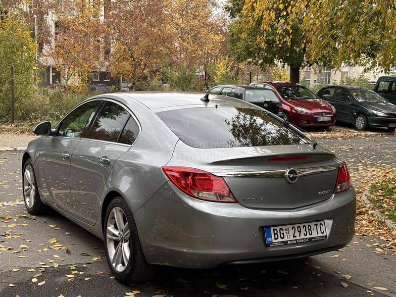 Opel Insignia 2.0 CDTI COSMO SPORT