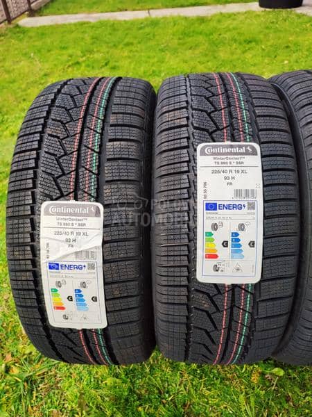 Continental 225/40 R19 Zimska