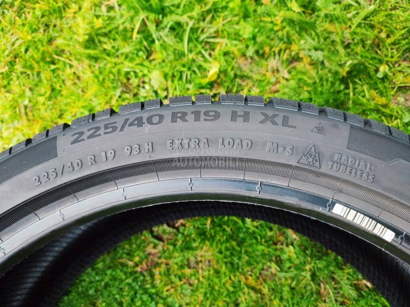 Continental 225/40 R19 Zimska