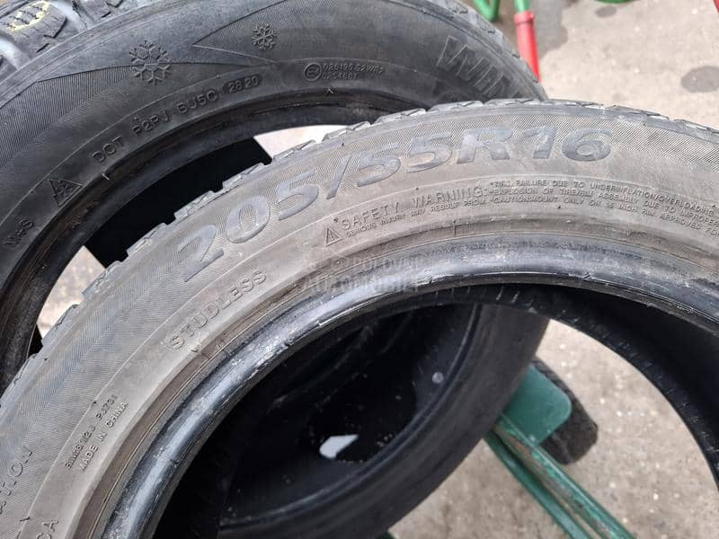 Delinte 205/55 R16 Zimska