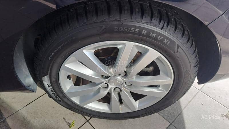 Peugeot 308 1.5 BLU NAV KAM ALU