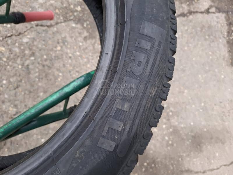 Pirelli 215/55 R17 Zimska